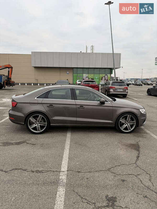 Седан Audi A3 2014 в Києві