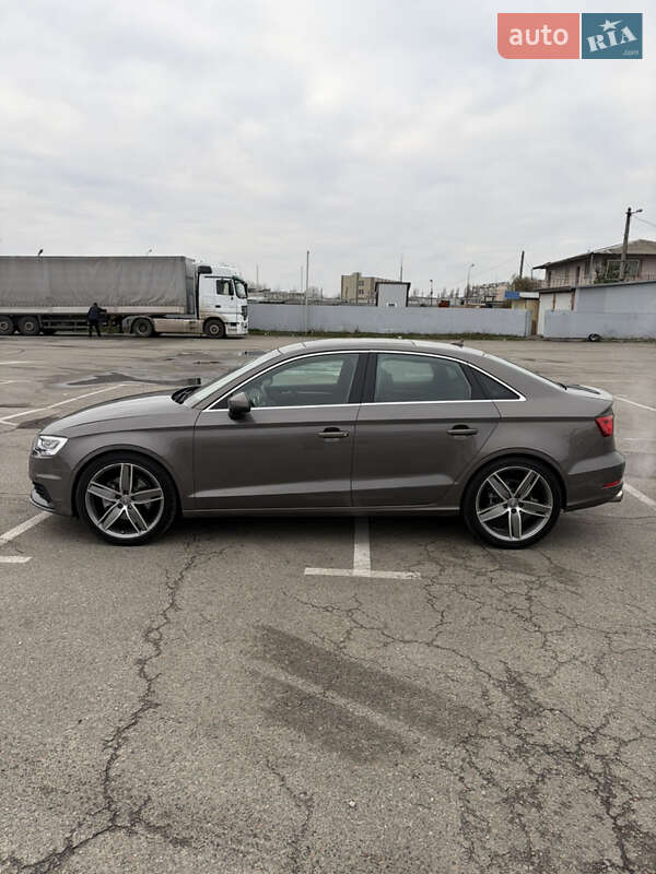 Седан Audi A3 2014 в Києві