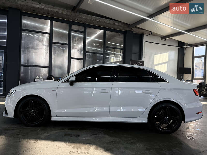 Седан Audi A3 2014 в Рівному