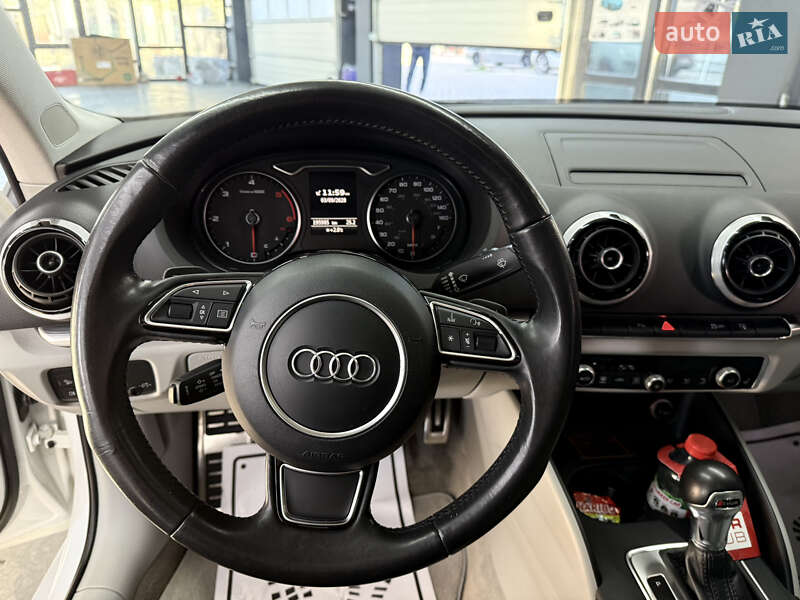 Седан Audi A3 2014 в Рівному