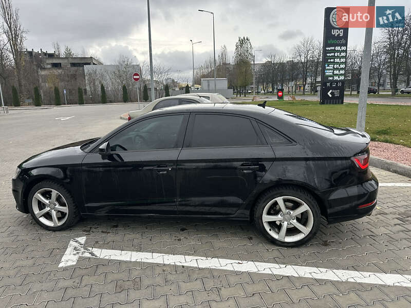 Седан Audi A3 2015 в Кременчуці
