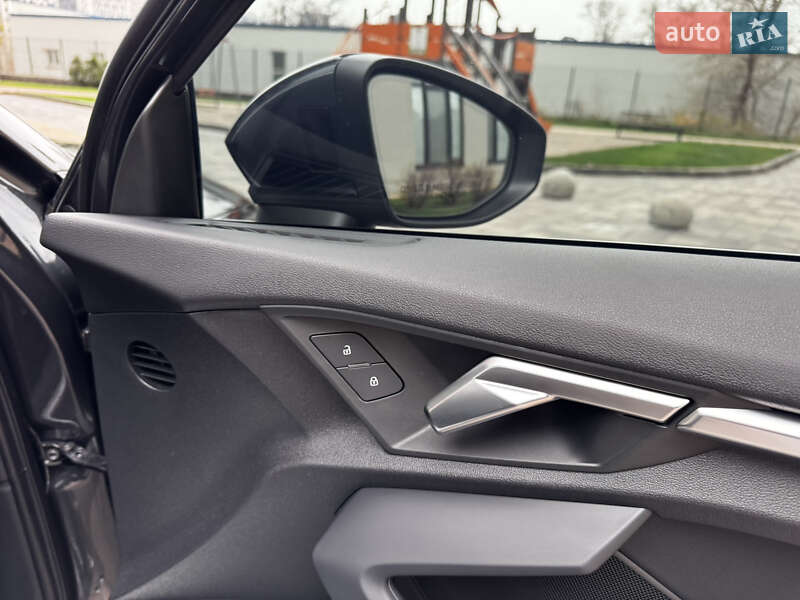 Седан Audi A3 2023 в Киеве