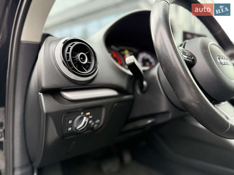 Хетчбек Audi A3 2016 в Львові