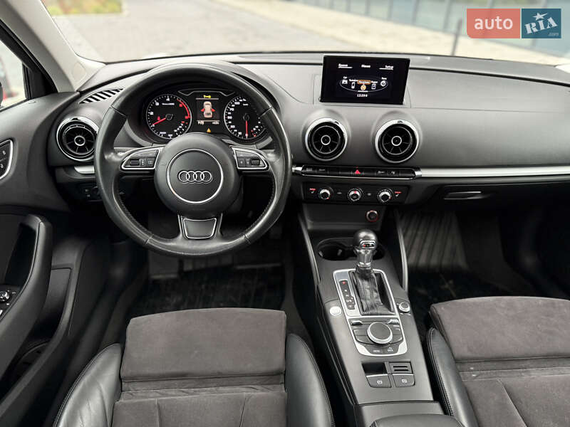 Хетчбек Audi A3 2016 в Львові