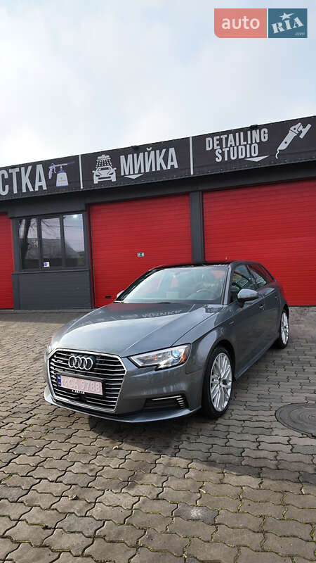 Хэтчбек Audi A3 2018 в Черновцах