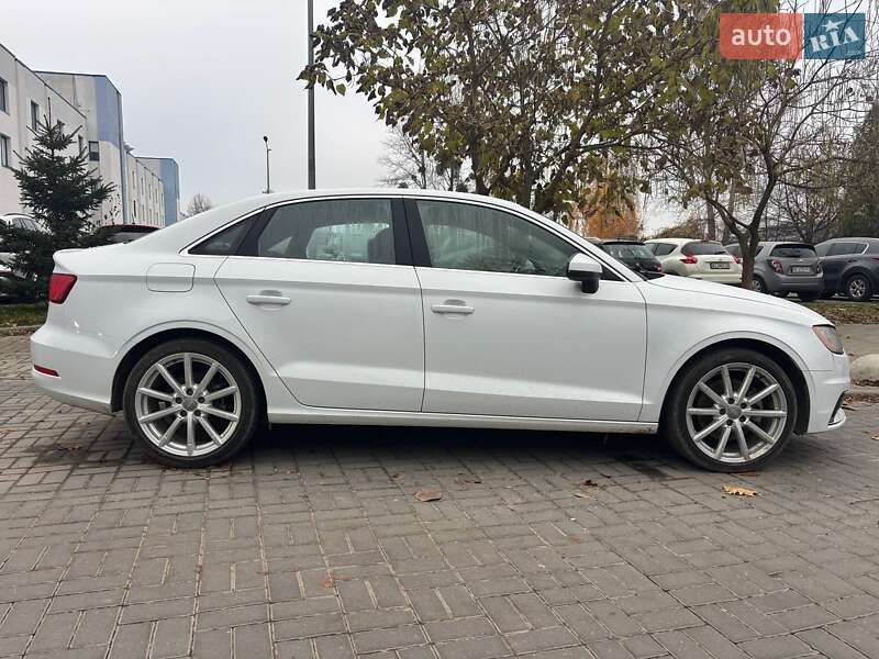 Седан Audi A3 2014 в Львові