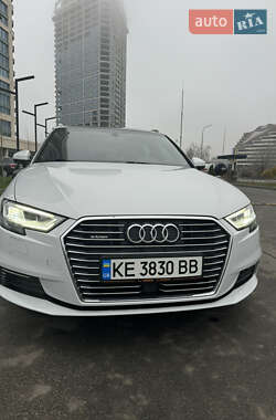 Хэтчбек Audi A3 2017 в Днепре