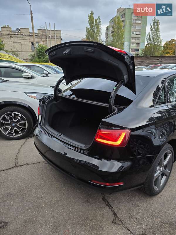 Седан Audi A3 2015 в Запоріжжі