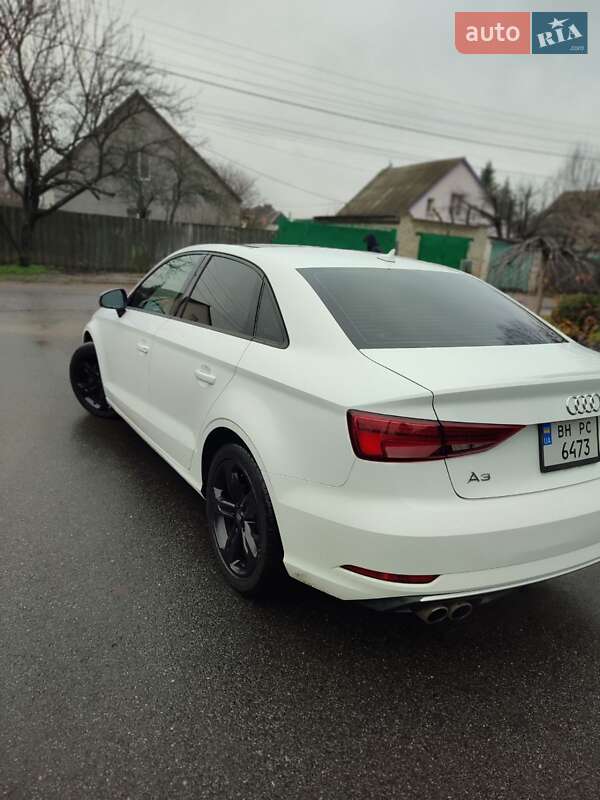 Седан Audi A3 2017 в Харкові