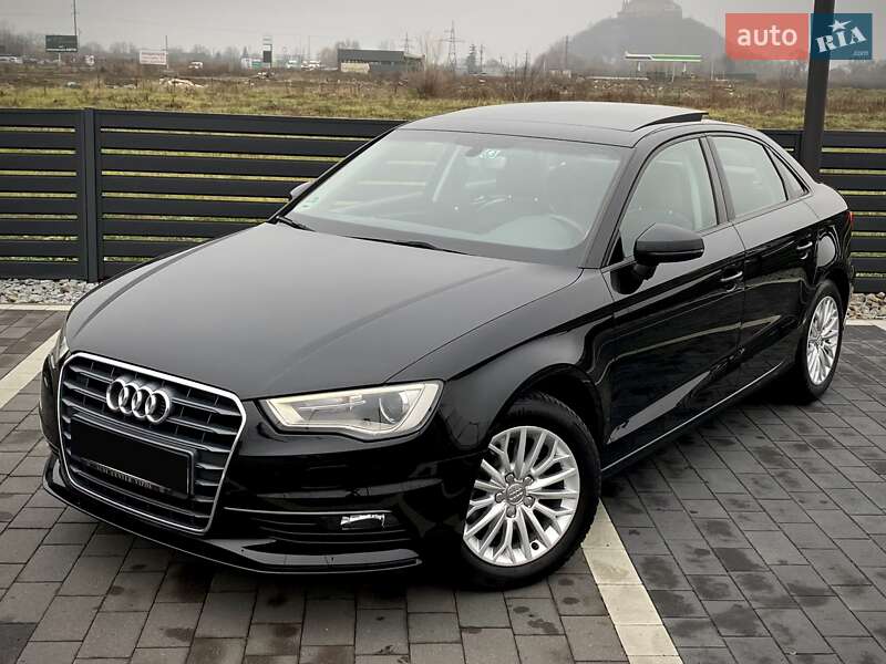 Седан Audi A3 2016 в Мукачево
