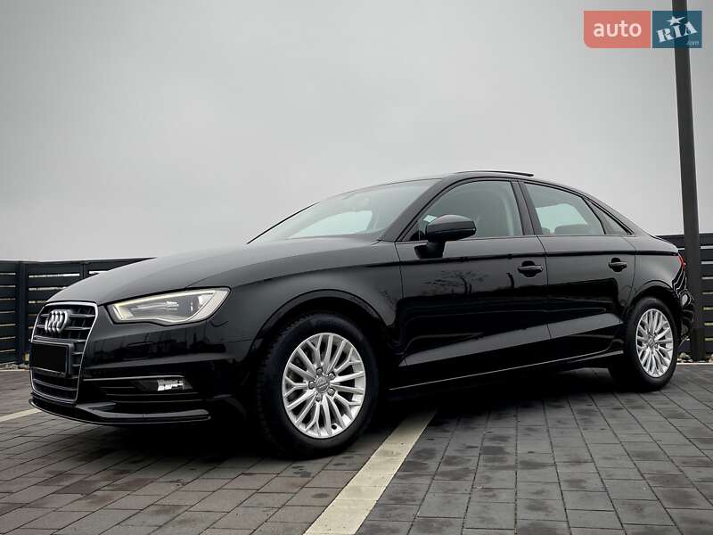 Седан Audi A3 2016 в Мукачево