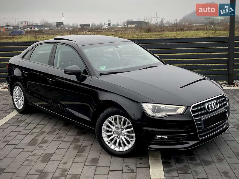 Седан Audi A3 2016 в Мукачево