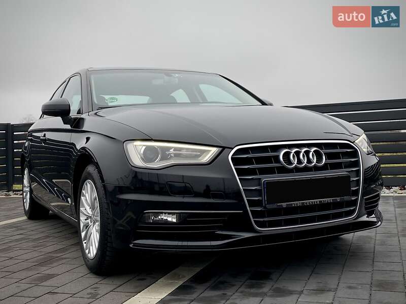 Седан Audi A3 2016 в Мукачево