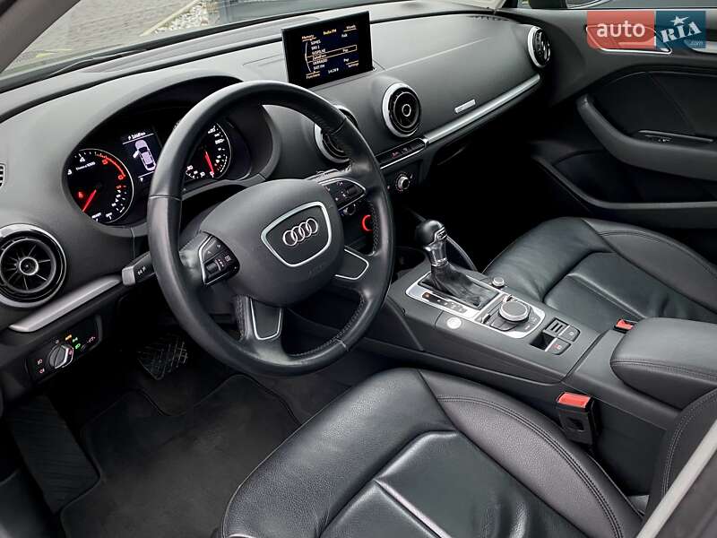 Седан Audi A3 2016 в Мукачево