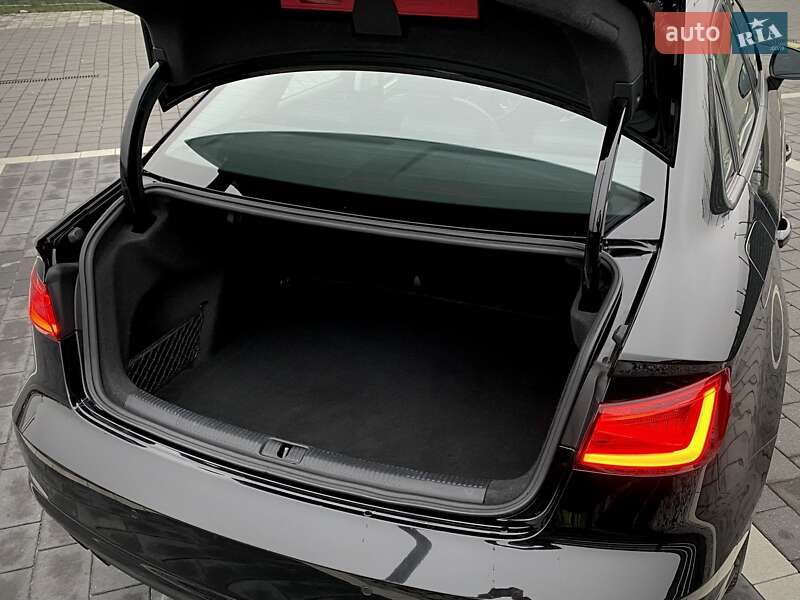 Седан Audi A3 2016 в Мукачево