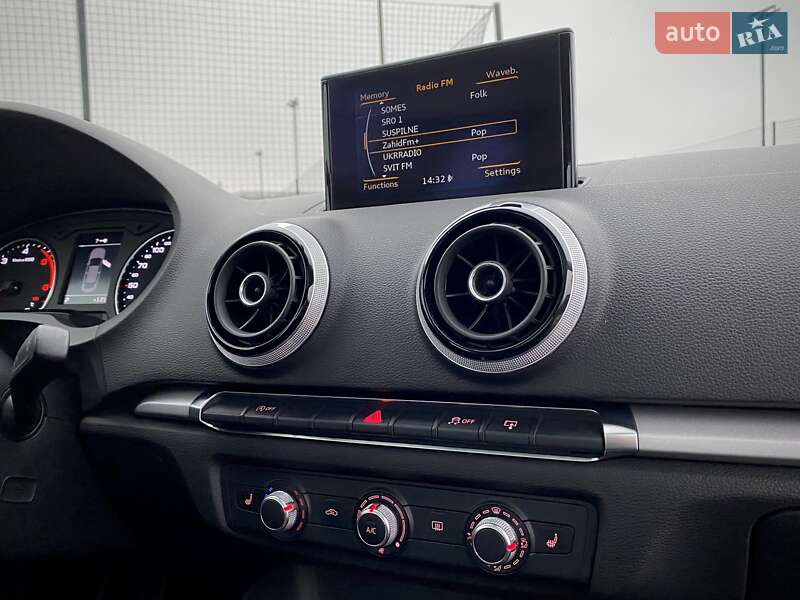 Седан Audi A3 2016 в Мукачево