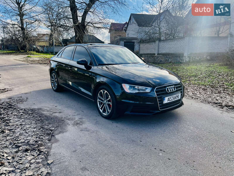 Седан Audi A3 2014 в Кропивницком