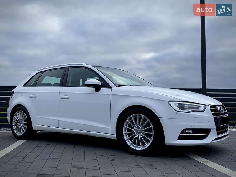 Хэтчбек Audi A3 2016 в Мукачево