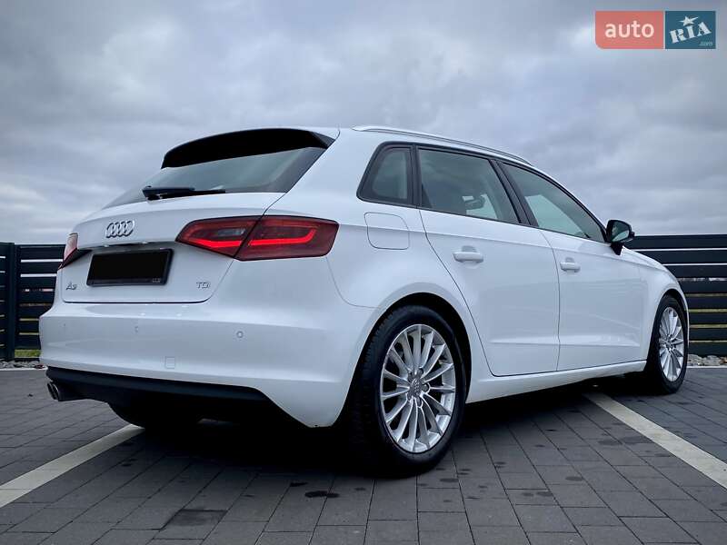 Хэтчбек Audi A3 2016 в Мукачево