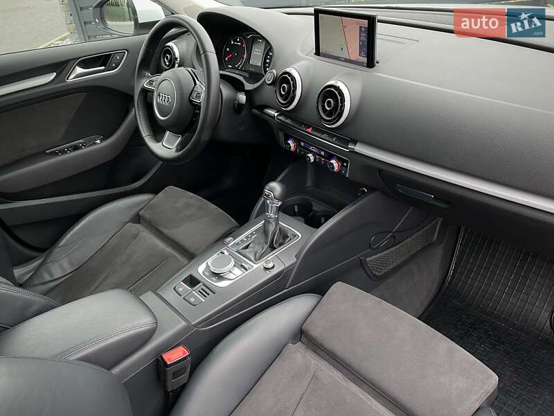 Хэтчбек Audi A3 2016 в Мукачево