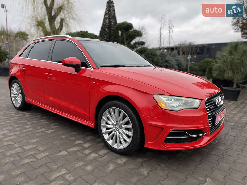 Хэтчбек Audi A3 2015 в Луцке