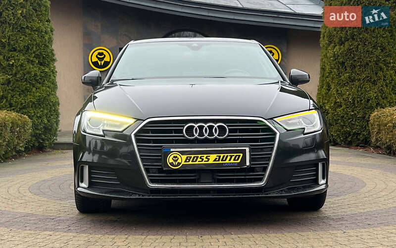 Хэтчбек Audi A3 2018 в Львове
