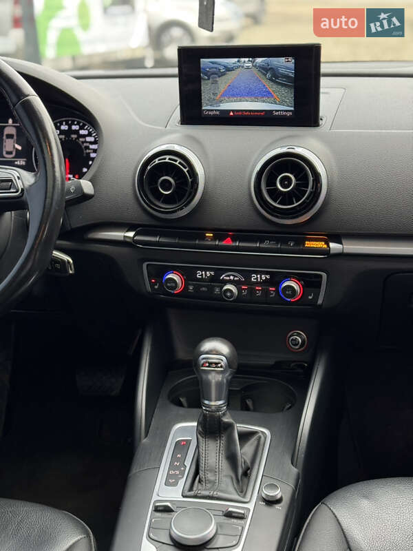 Седан Audi A3 2015 в Ивано-Франковске