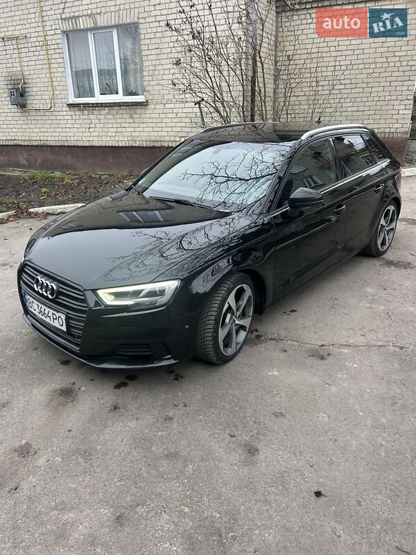 Хэтчбек Audi A3 2017 в Львове