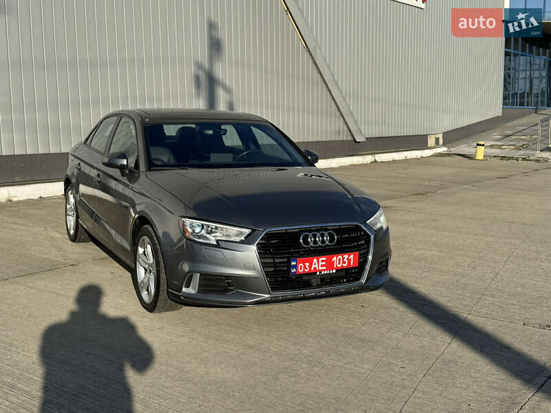 Седан Audi A3 2017 в Черновцах