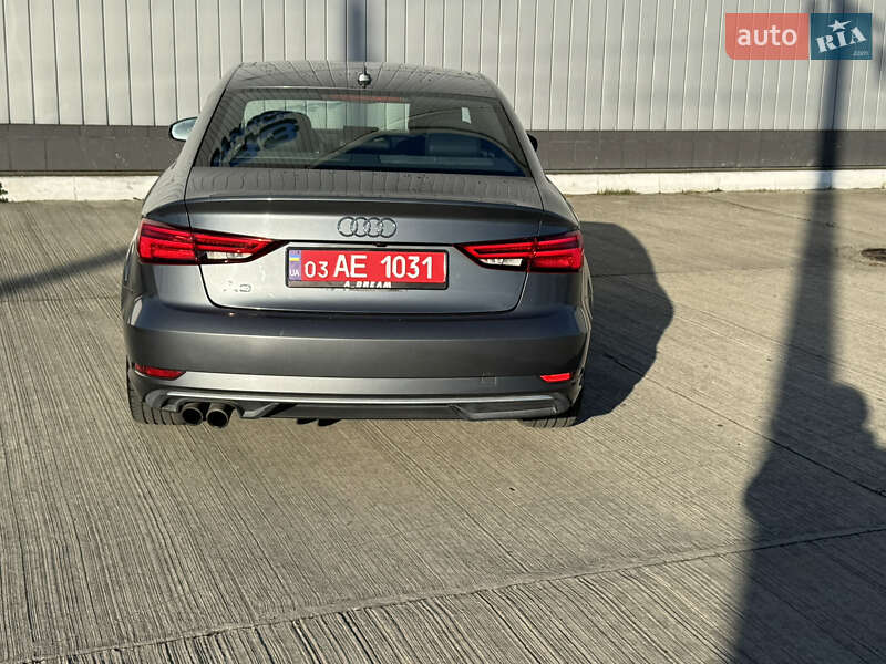 Седан Audi A3 2017 в Черновцах