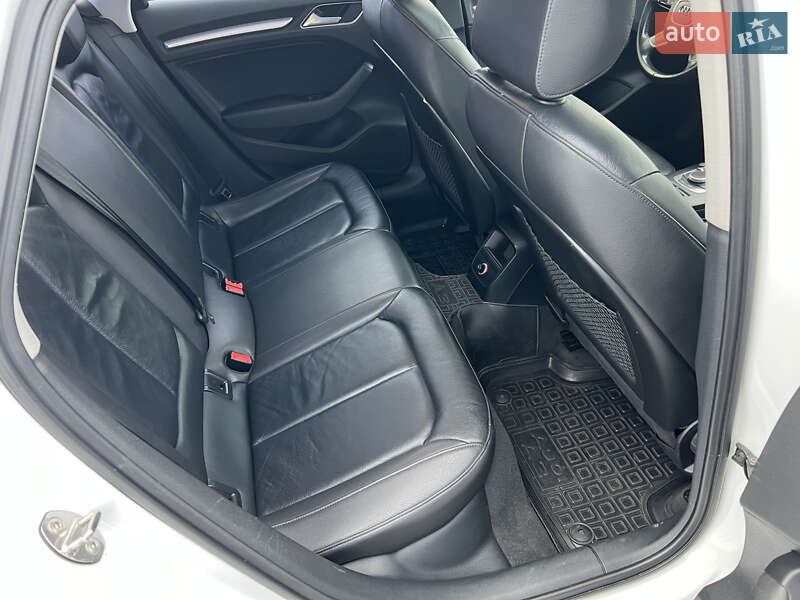 Седан Audi A3 2015 в Балаклії