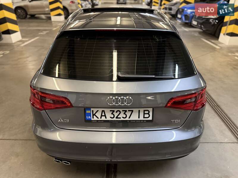 Хэтчбек Audi A3 2016 в Киеве