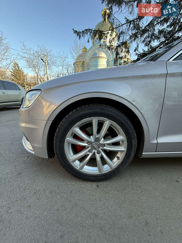 Седан Audi A3 2013 в Ивано-Франковске