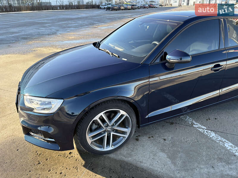 Седан Audi A3 2016 в Коростене