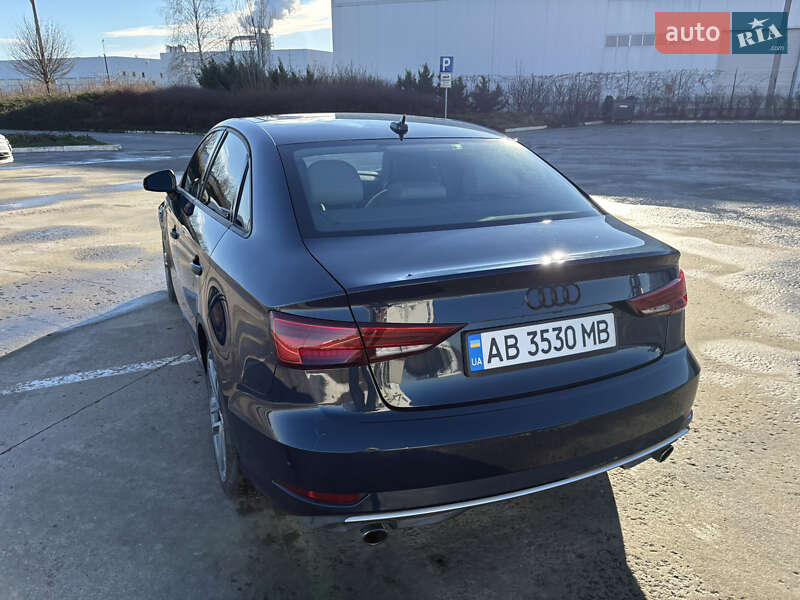 Седан Audi A3 2016 в Коростене