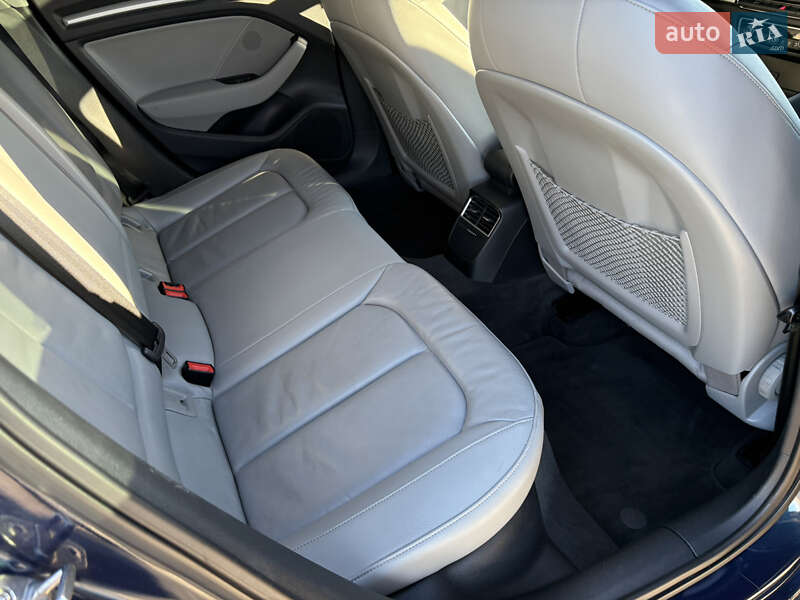 Седан Audi A3 2016 в Коростене