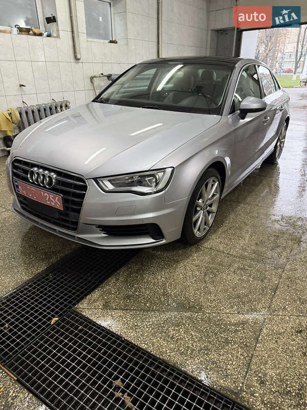 Седан Audi A3 2016 в Харькове