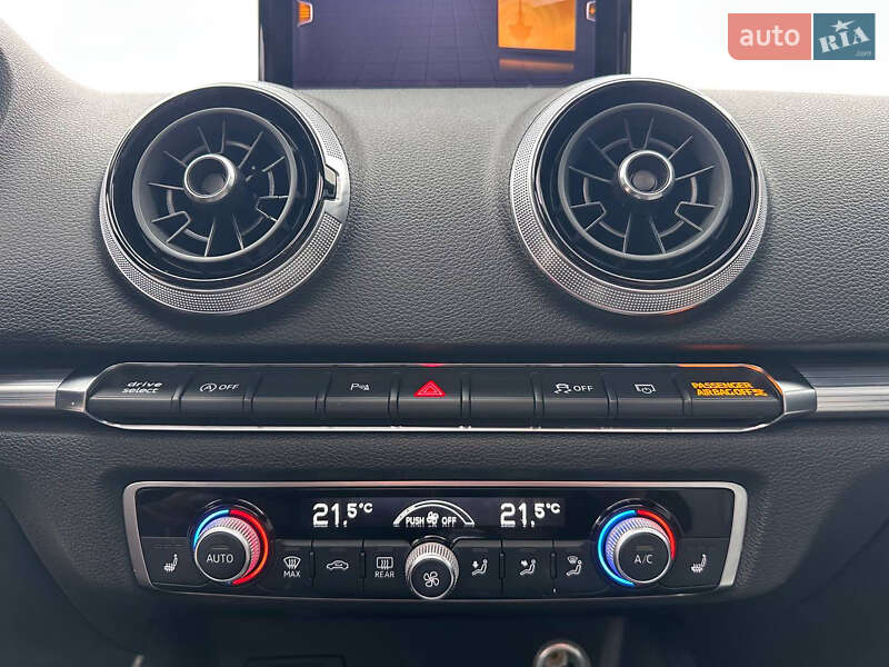 Седан Audi A3 2019 в Киеве