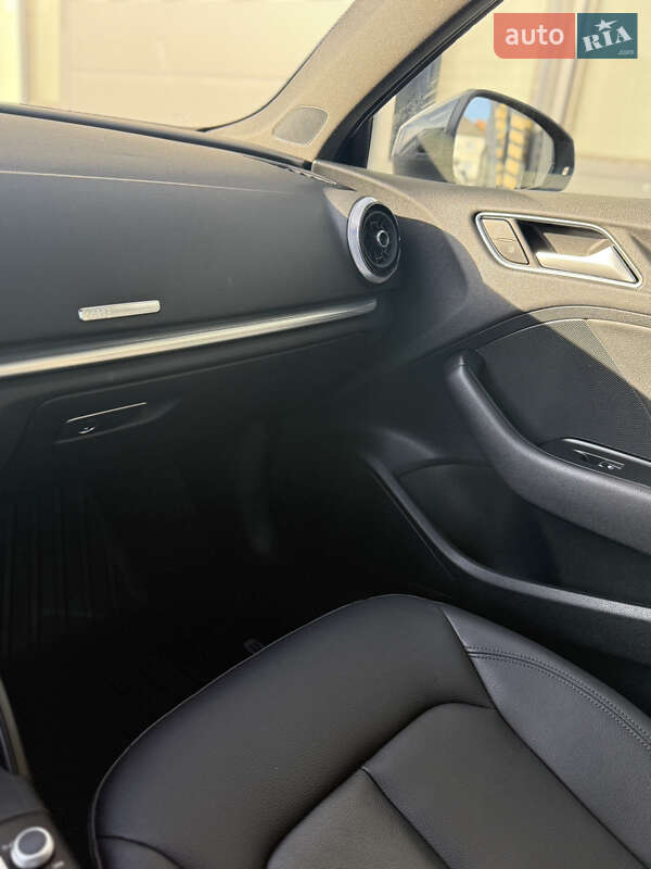 Седан Audi A3 2017 в Стрые