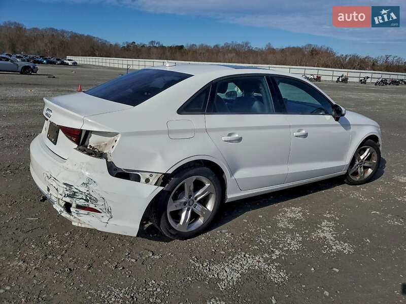 Седан Audi A3 2017 в Львове