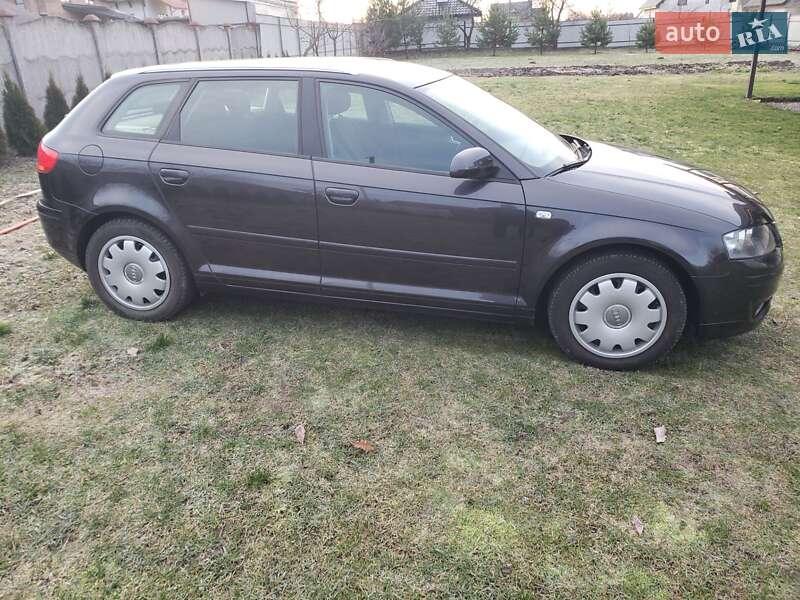 Хэтчбек Audi A3 2006 в Новояворовске