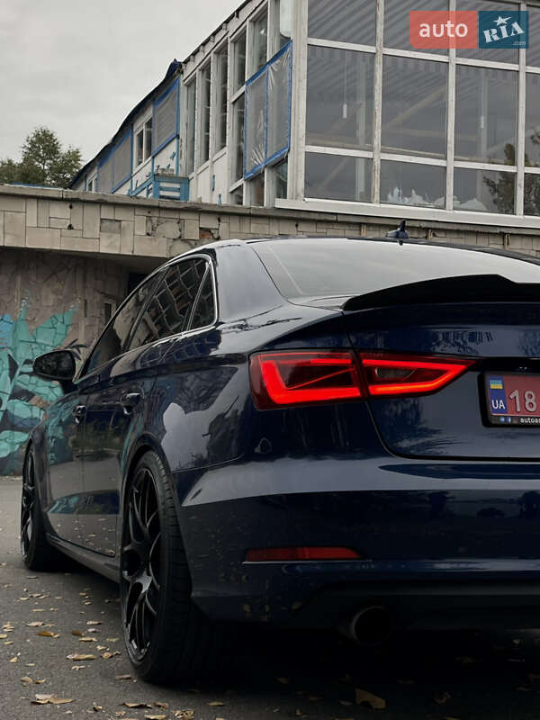 Седан Audi A3 2014 в Днепре