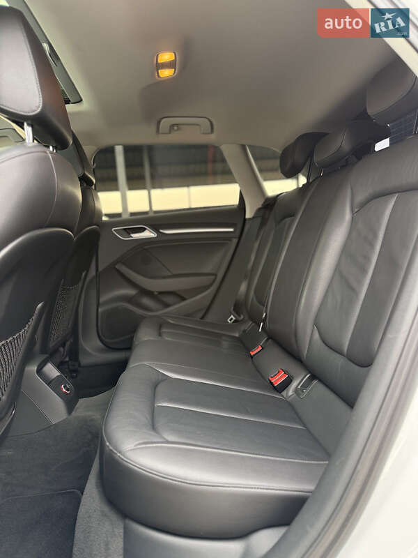 Хэтчбек Audi A3 2015 в Мукачево