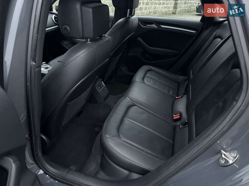 Седан Audi A3 2017 в Киеве