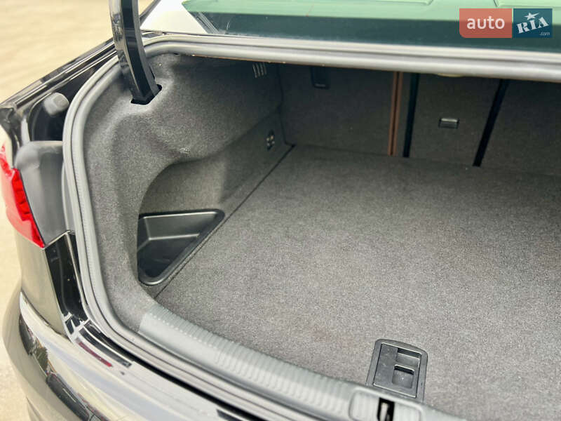 Седан Audi A3 2017 в Киеве фото 56 Седан Audi A3 2017 в Киеве