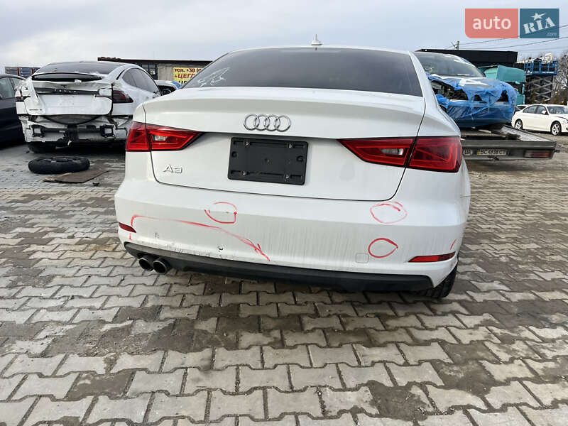 Седан Audi A3 2015 в Львове