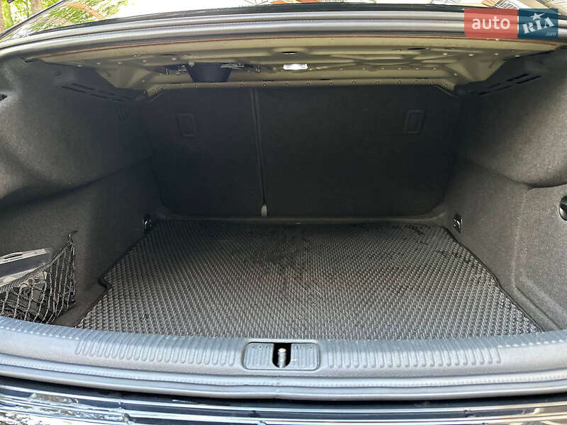 Седан Audi A3 2015 в Киеве