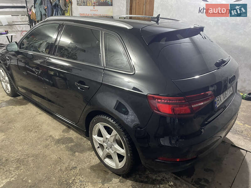 Хэтчбек Audi A3 2016 в Хмельницком