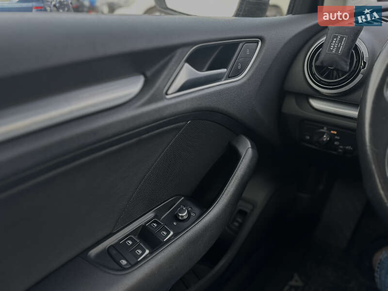 Седан Audi A3 2014 в Львове