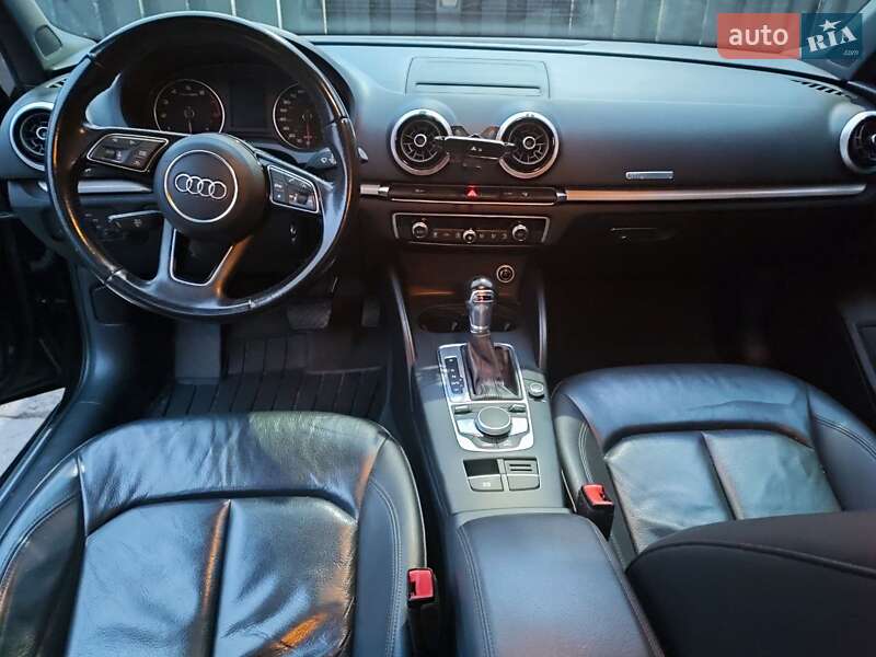 Седан Audi A3 2016 в Ивано-Франковске